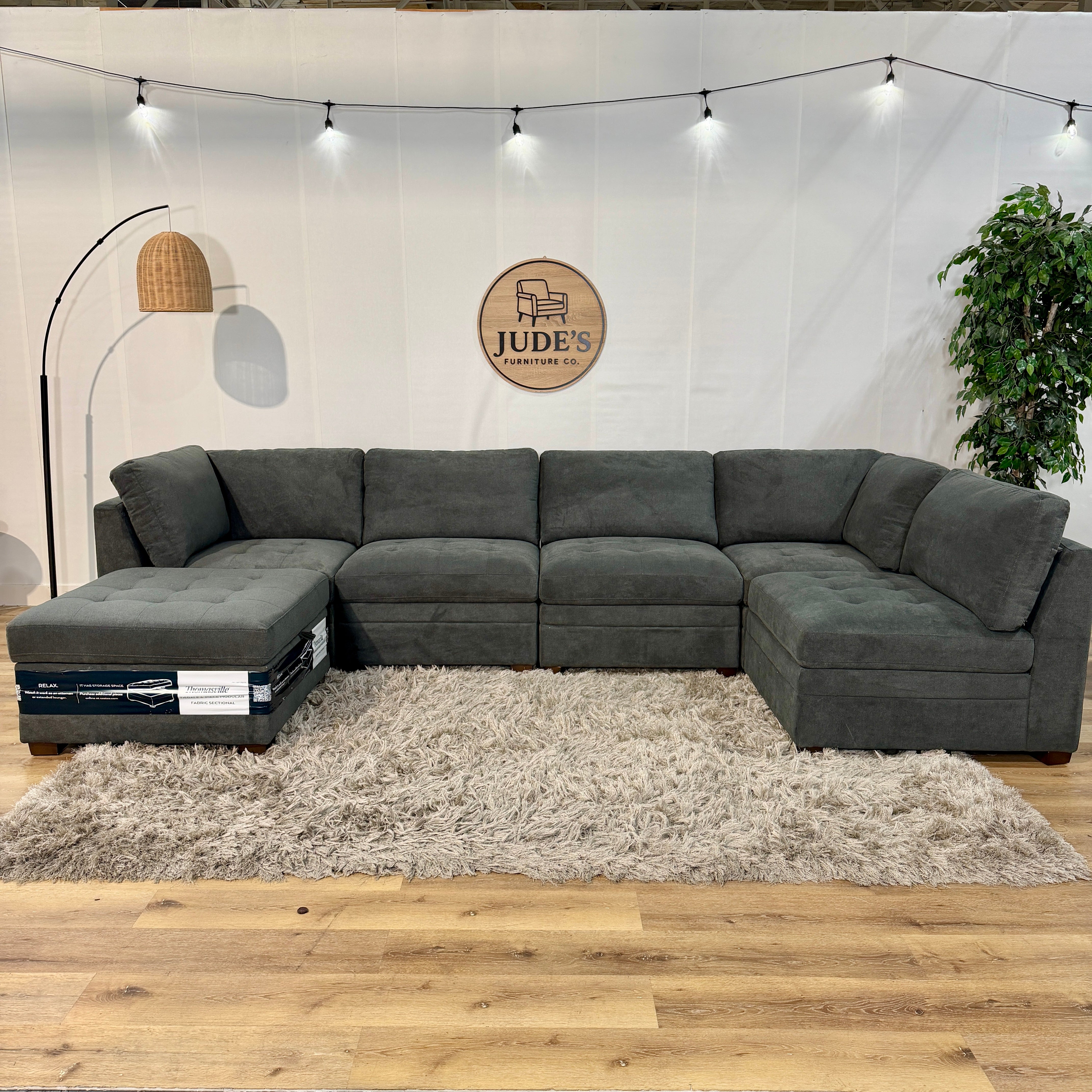 Thomasville Tisdale Modular Sectional 6-piece Dark Gray with Storage O