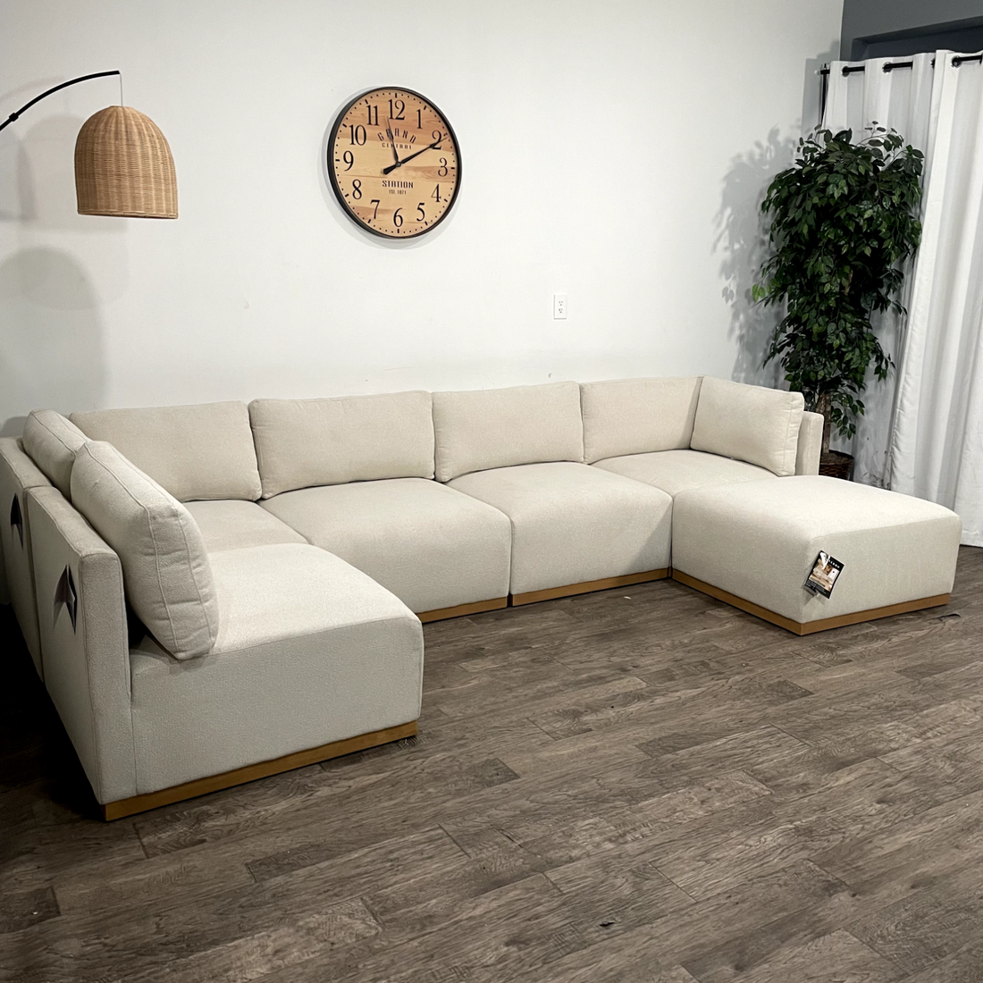 Henredon Murphy Fabric Modular Sectional with Ottoman