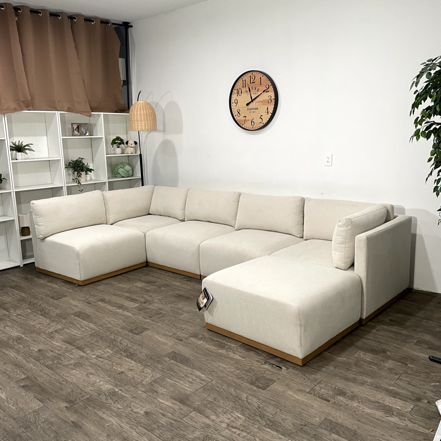Henredon Murphy Fabric Modular Sectional with Ottoman