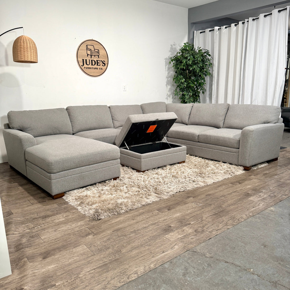 Thomasville Langdon Fabric Sectional with Chaise and Storage Ottoman