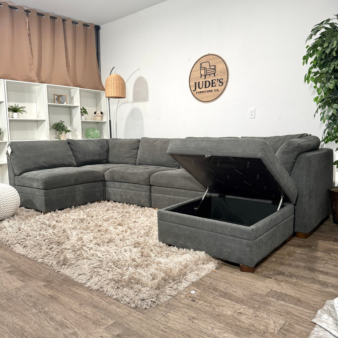 Thomasville Tisdale Modular Sectional 6-piece Dark Gray with Storage Ottoman