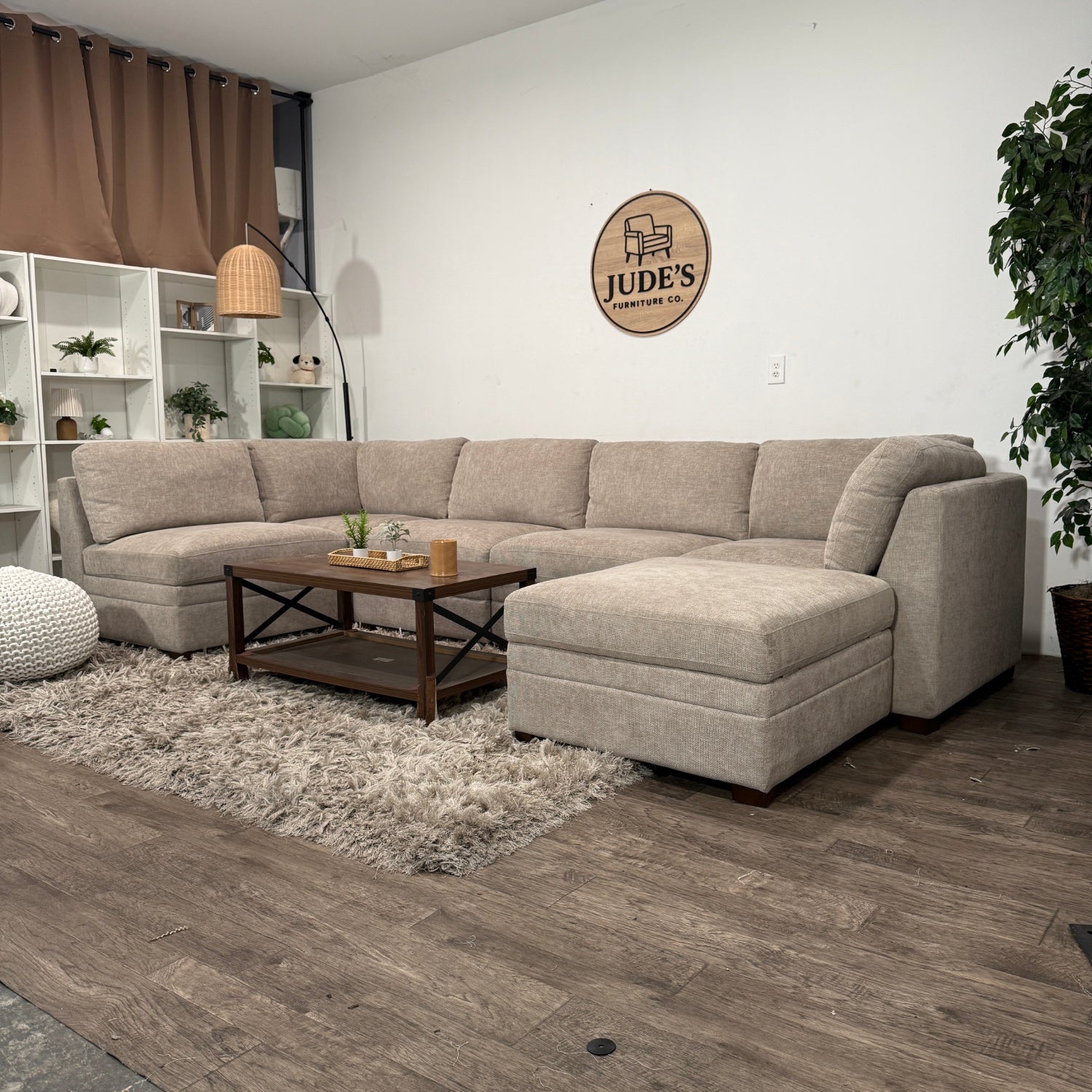 Thomasville Tisdale Modular Sectional 6-piece Beige with Storage Ottoman