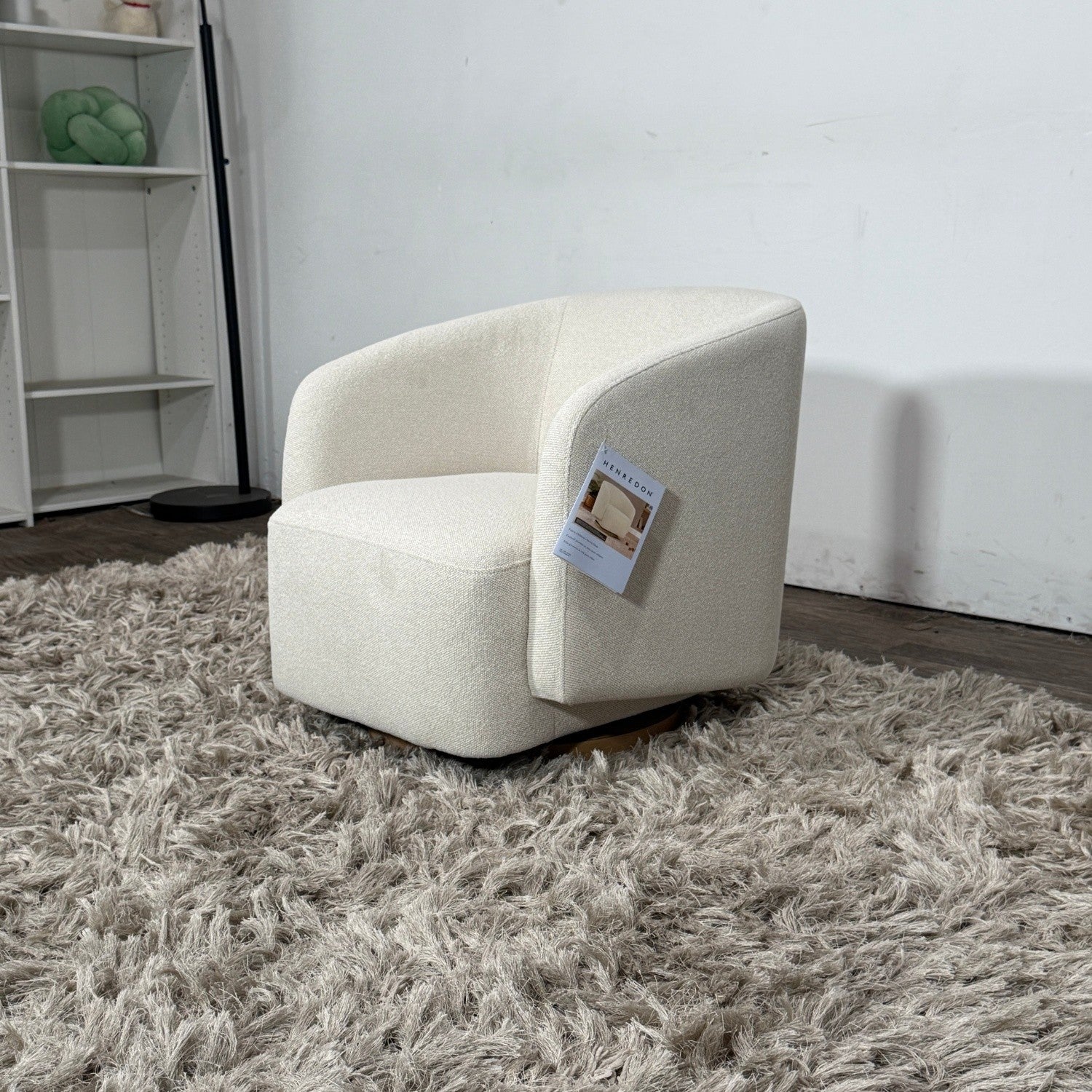Cream Henredon Mini Swivel Chair! Delivery Available!