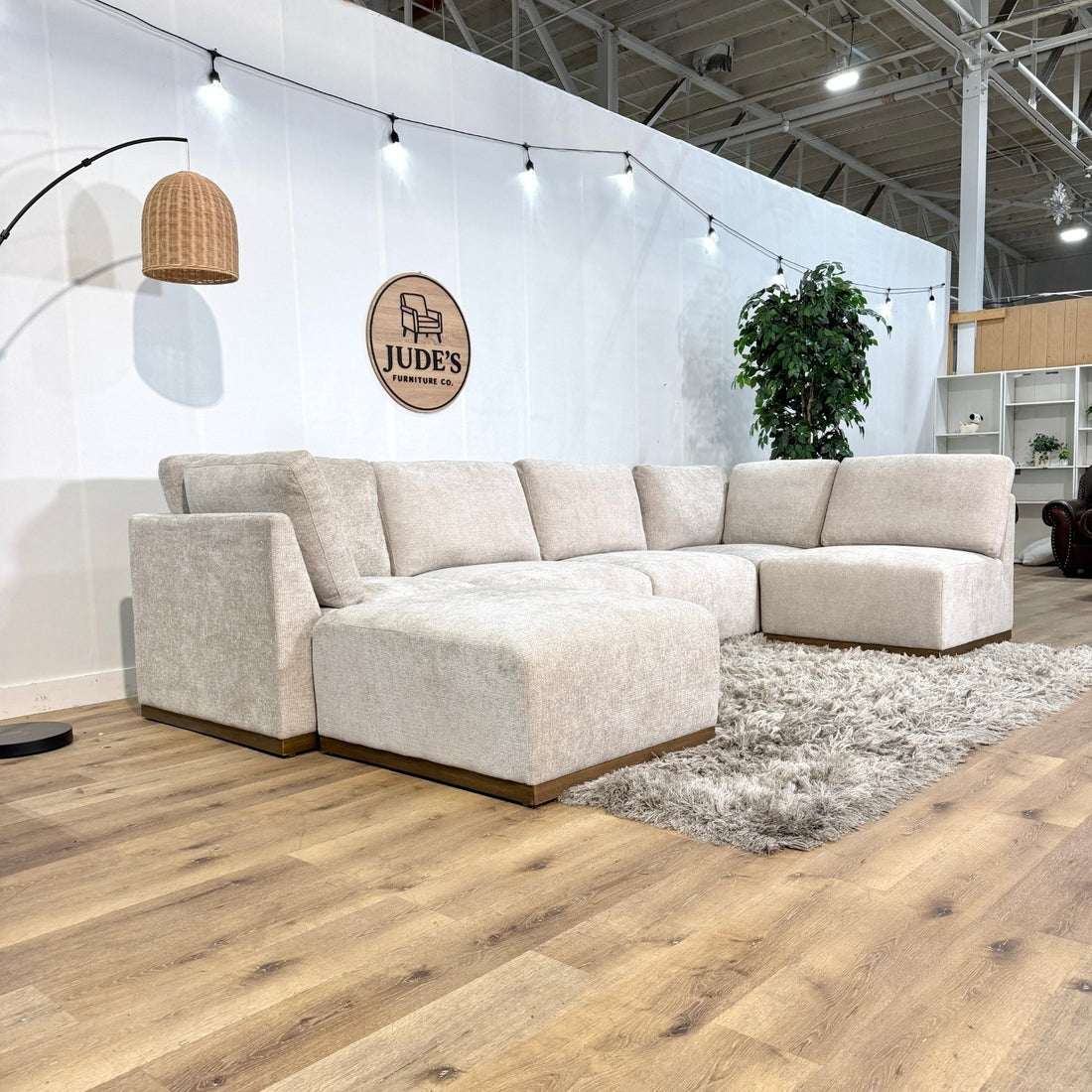 Henredon Murphy Fabric 6-piece Modular Sectional with Ottoman, Beige